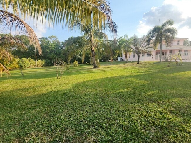 Building Photo - 16975 83rd Pl N