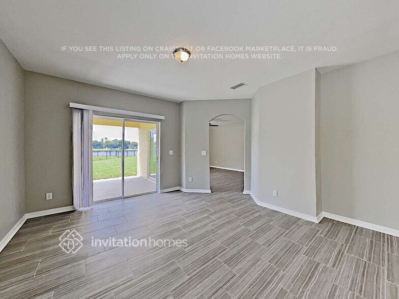 Building Photo - 10504 Lakeside Vista Dr
