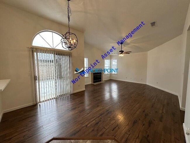 Building Photo - Remodeled 3BD/2BA Gem in Vintage Park