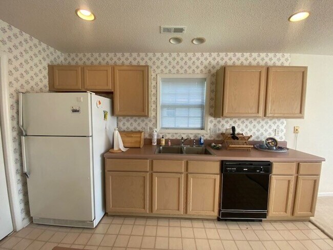 Building Photo - Charming 3-Bedroom Home in Desirable Kure Beach, NC