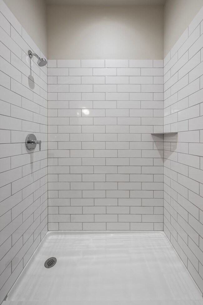 Building Photo - Cozy Studio Apartment