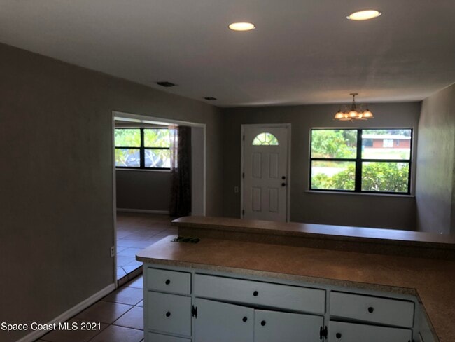 Building Photo - 760 Unity Dr