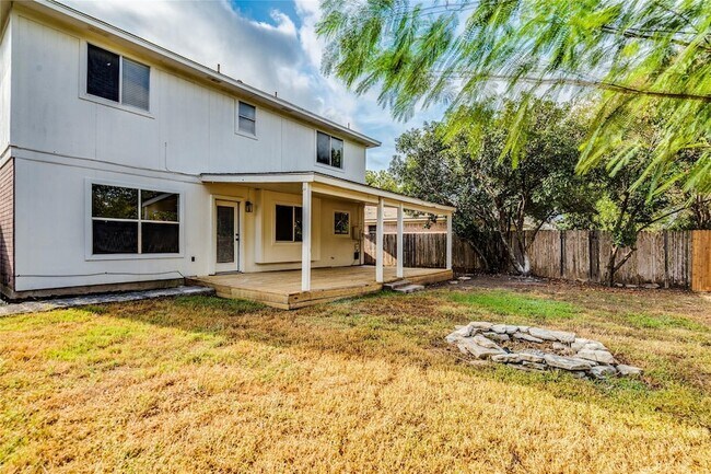 Building Photo - 1106 Hughmont Dr