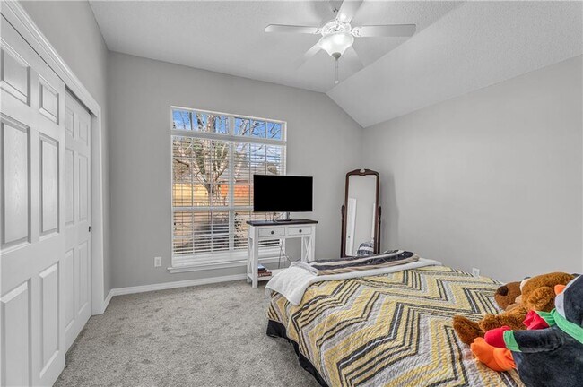 Building Photo - 8171 Woodland Hills Dr