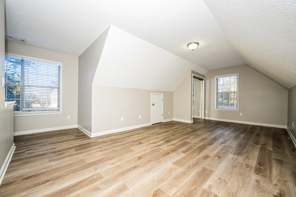 Building Photo - 201 Retour Cir