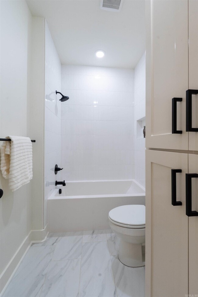 Building Photo - 141 Ridgeview Trl