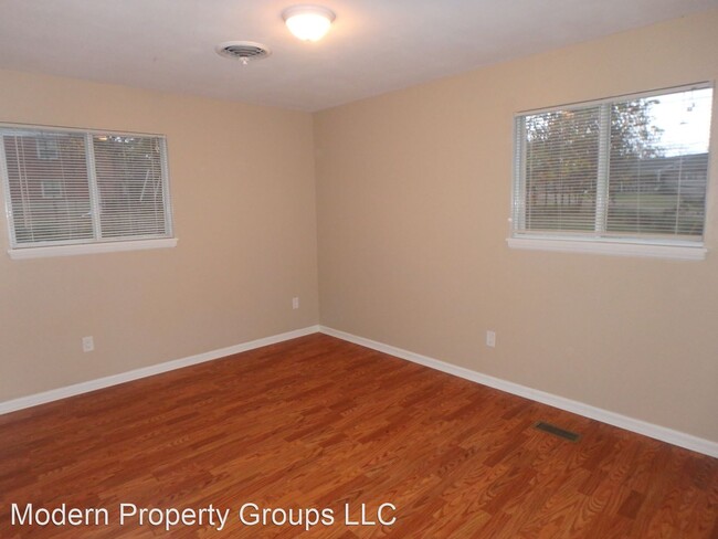 Building Photo - 4 br, 3.5 bath House - 3306 Martha Dr