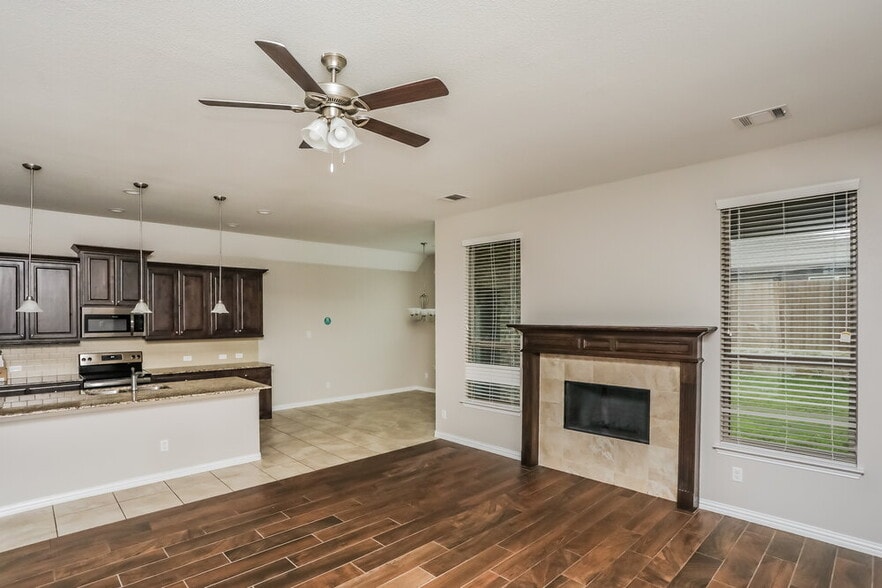 Building Photo - 220 Watson St