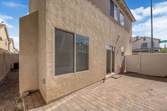 Building Photo - 7330 Phlox Rd