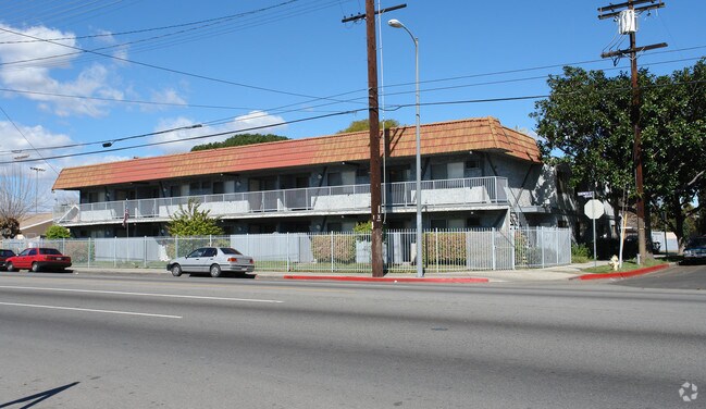 Building Photo - 14237 Vanowen St