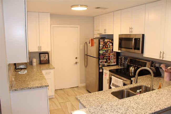 Building Photo - 2614 Cleburne St