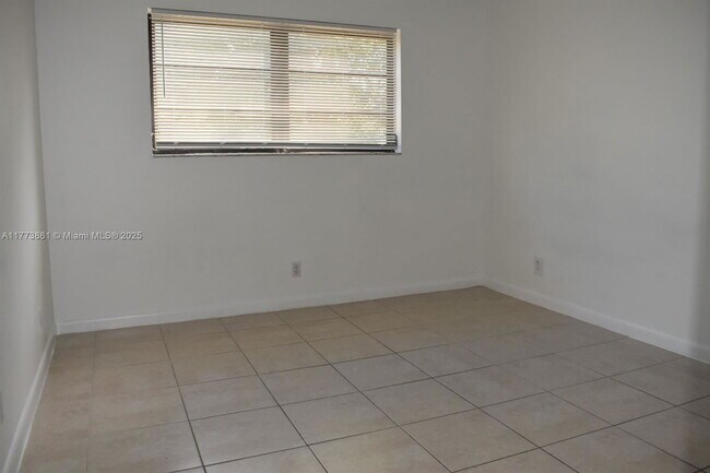 Building Photo - 9150 NW 38th Dr