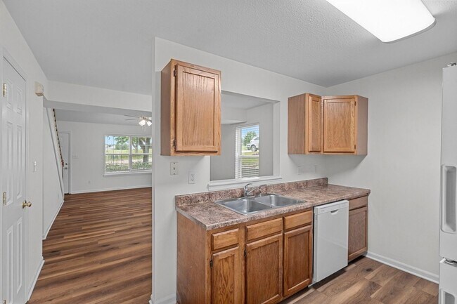 Building Photo - 3501-3503-3503 La Mesa Dr