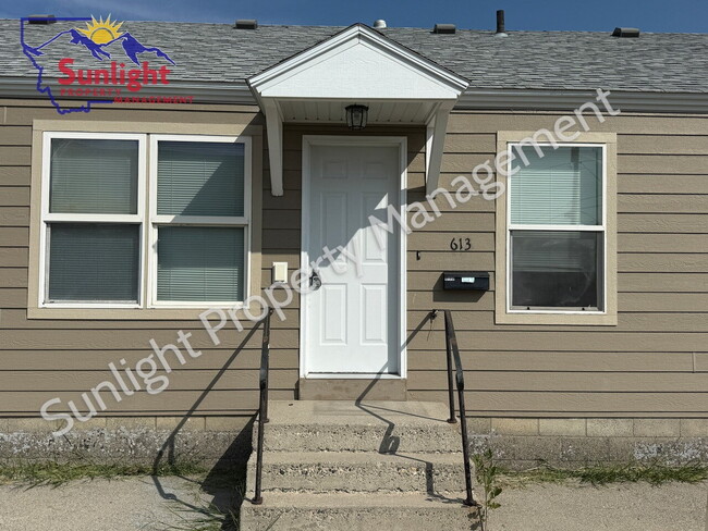 Primary Photo - Affordable 2 Bed 1 Bath Apartment For Rent...