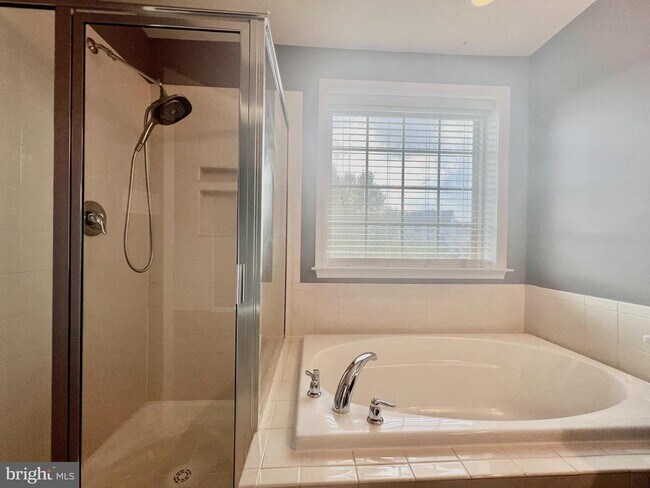 Building Photo - 1155 Carinoso Cir