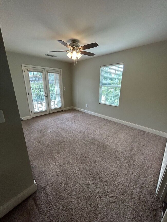 Building Photo - PRE-LEASING FOR AUGUST 2026!