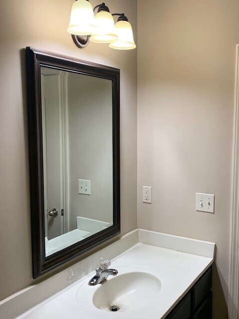 Building Photo - 621 Top Notch Ln