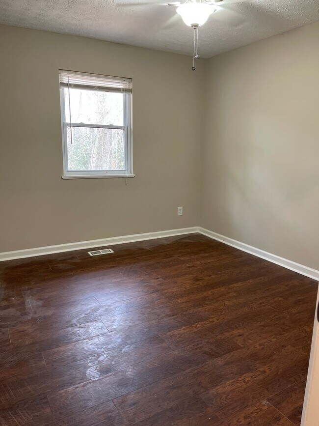 Building Photo - Duplex in Douglasville