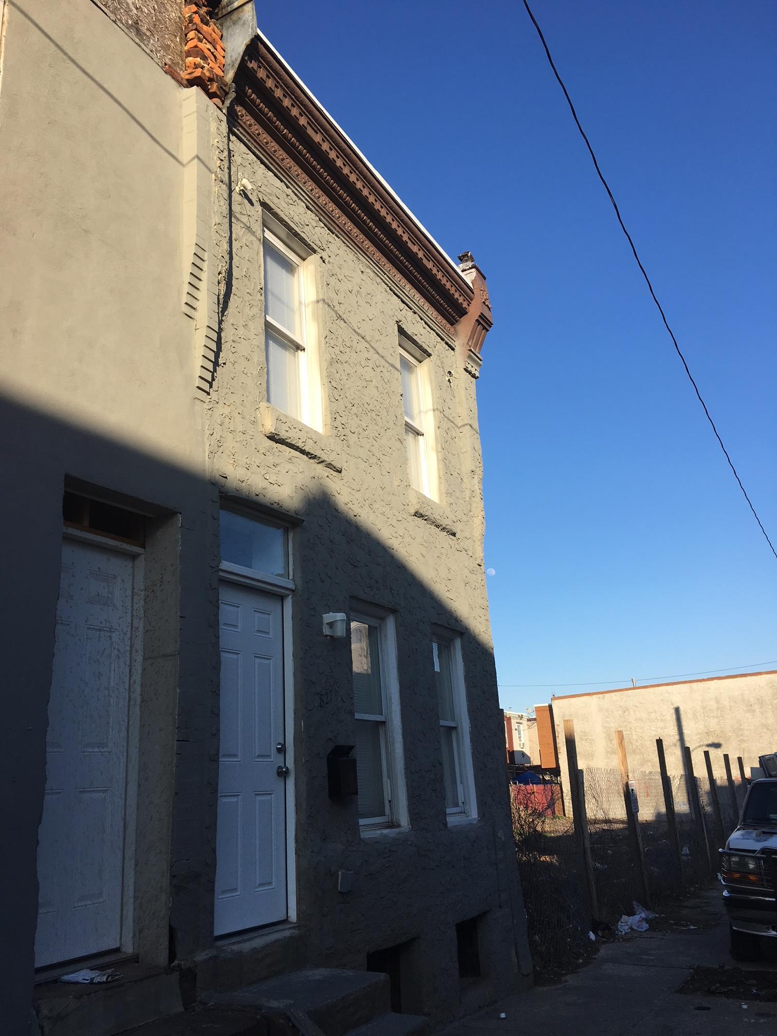 Building Photo - 827 E Madison St