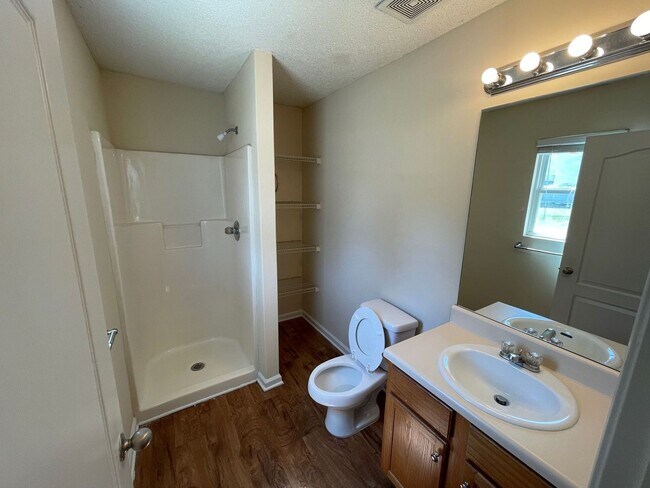Building Photo - PRE-LEASING FOR AUGUST 2026!