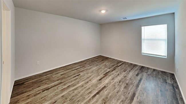 Building Photo - 6009 Bradford Pear Ln