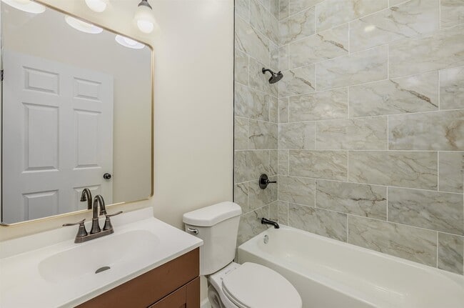 Building Photo - 1061 Shaw Pl