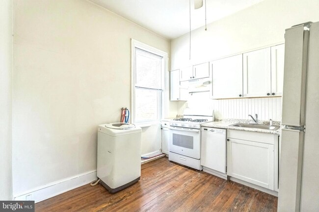 Building Photo - 4373 Cresson St