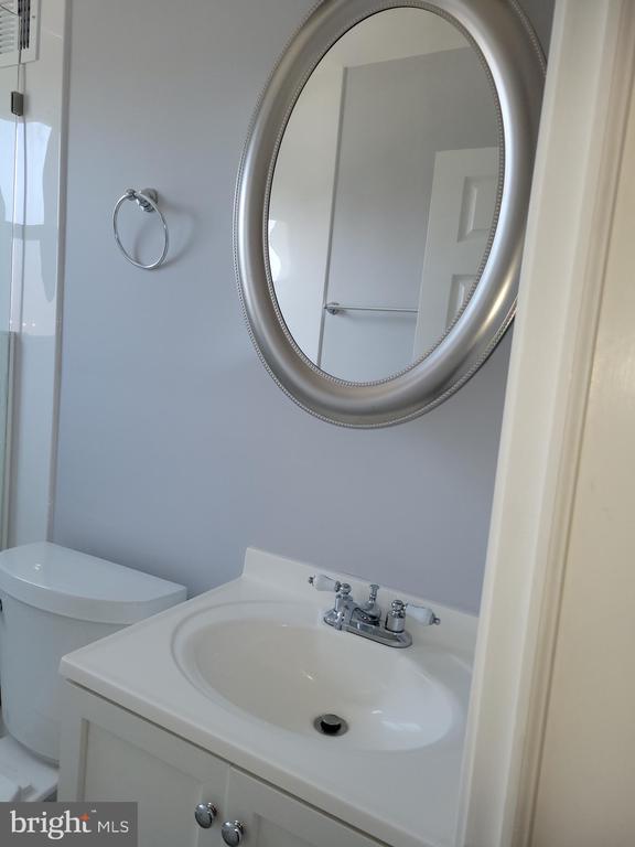 Building Photo - 2212 Vailthorn Rd