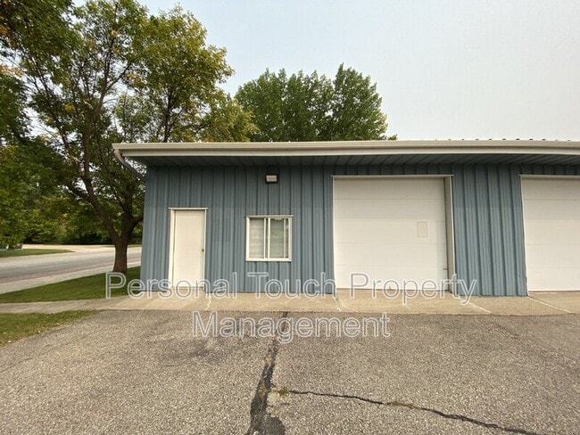 Building Photo - 2615 12th Ave S