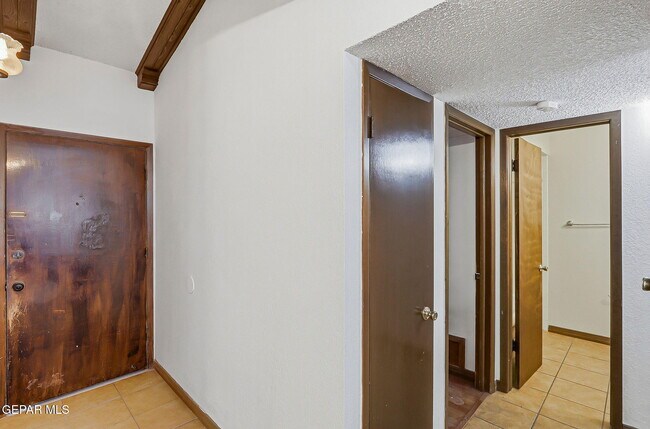 Building Photo - 3120 Wayside St