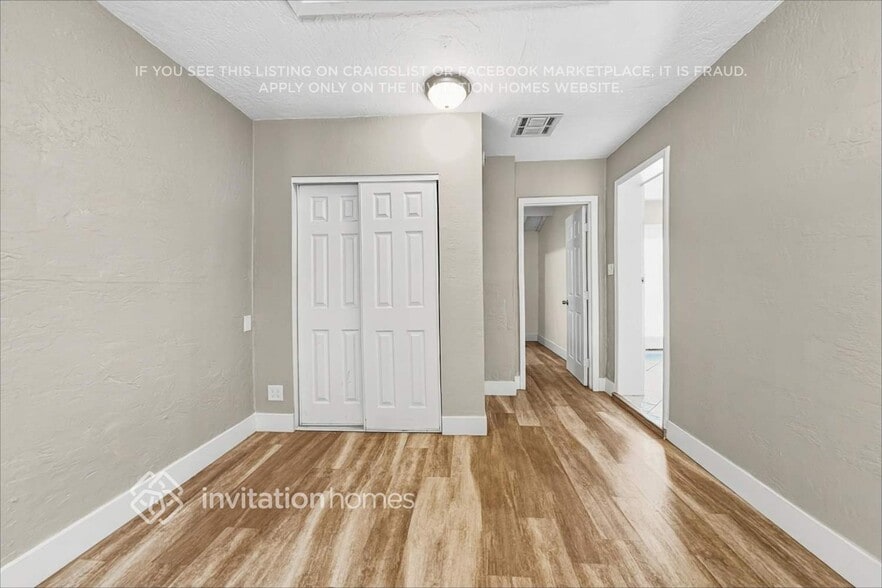 Building Photo - 7005 N 76th Dr