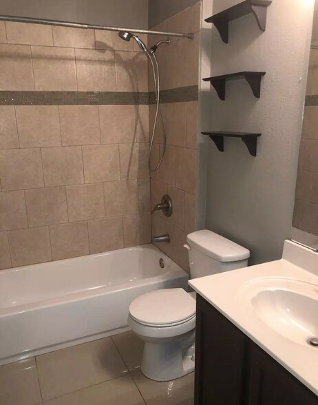 Building Photo - 11382 Aston Hall Dr S