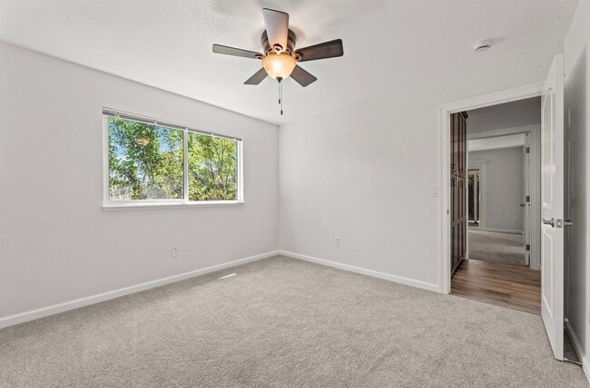 Building Photo - Beautiful Three Bedroom Two Bathroom Home