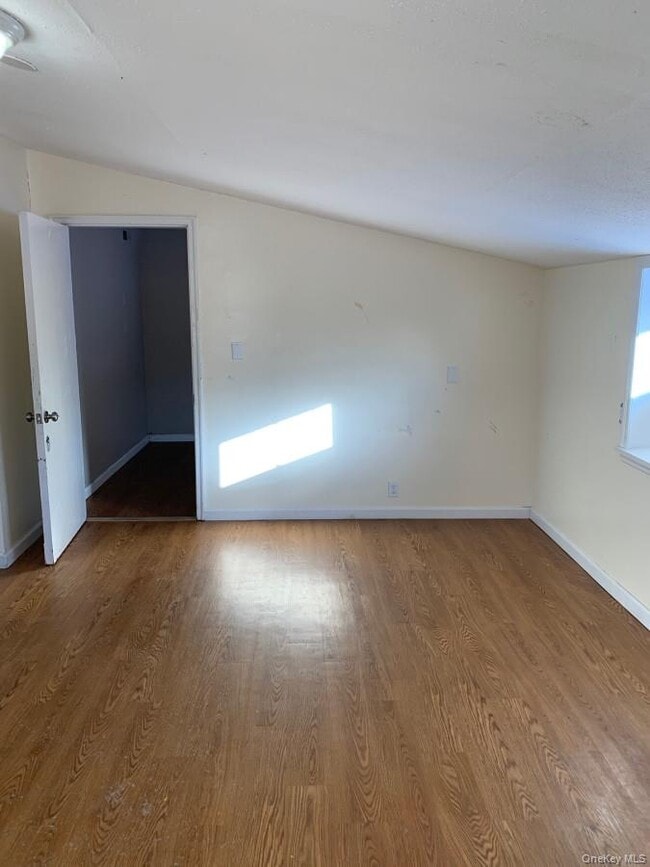 Building Photo - 8068 Albany Post Rd