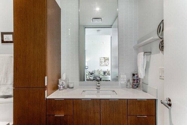 Building Photo - 301 West Ave