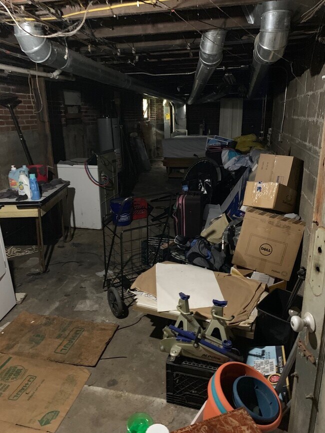 Building Photo - 176 Clinton St