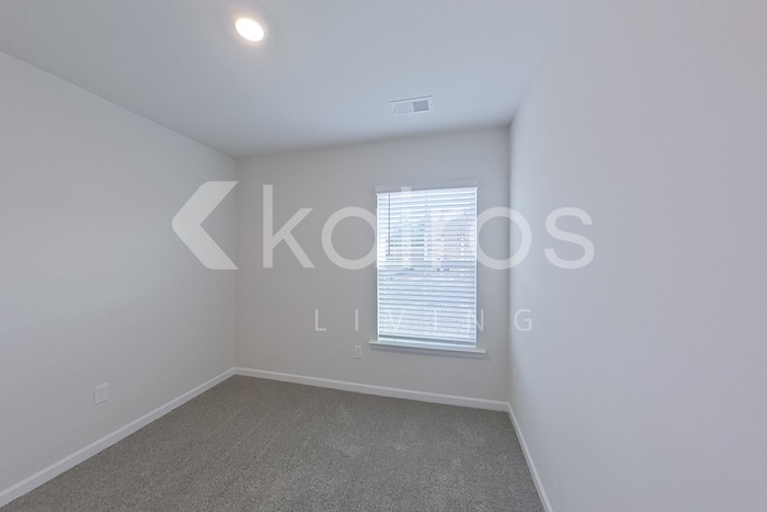 Building Photo - 2119 Banyon Cir