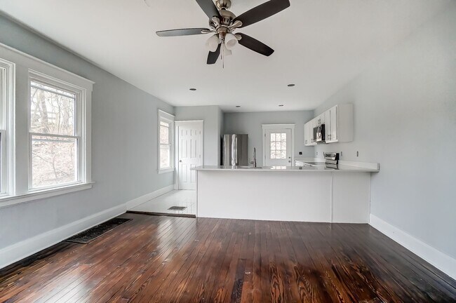 Building Photo - Three Bedroom Home in Covington!