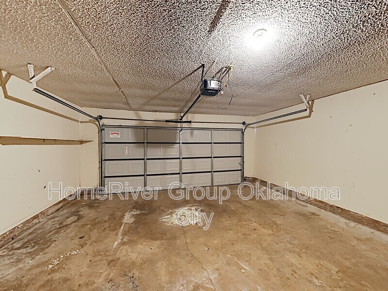 Building Photo - 1036 W Windsor Way