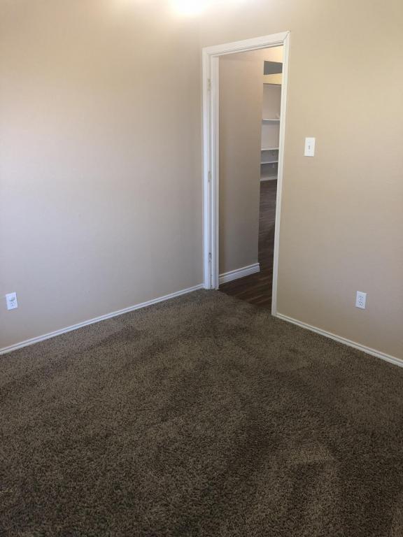 Building Photo - 710 Paintbrush Dr