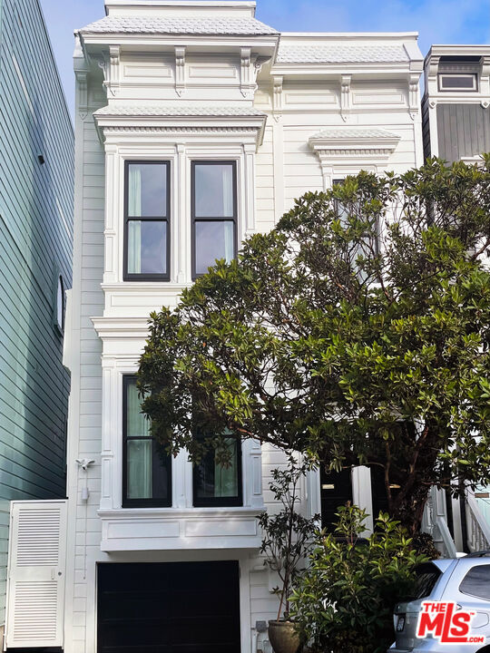 Building Photo - 2786 Bush St