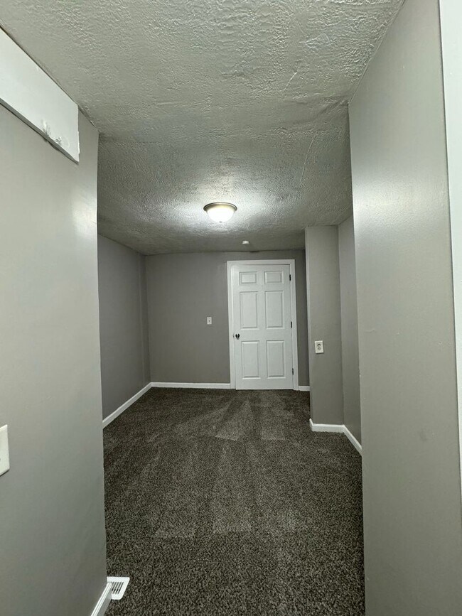 Building Photo - Cute 3 bed in Independence