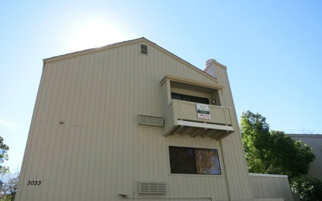 Building Photo - 3033 Kaiser Dr
