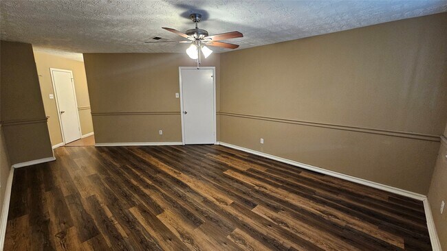 Building Photo - 1418 Willersley Ln