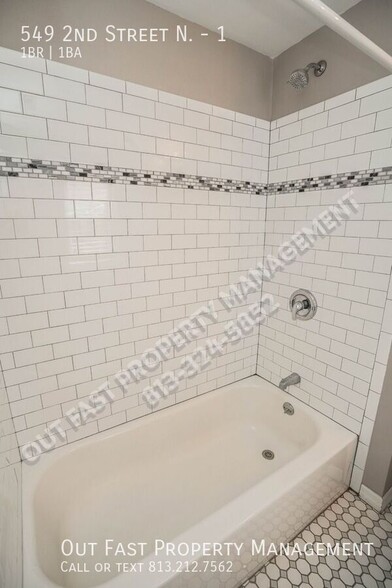 Building Photo - 549 2nd St N