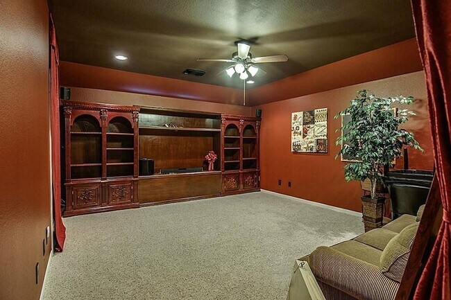 Building Photo - 9422 Cheslyn Ct