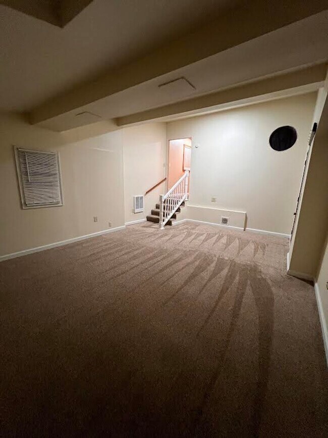 Building Photo - 112 Hazel St