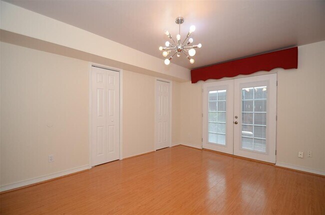 Building Photo - 6402 Del Monte Dr