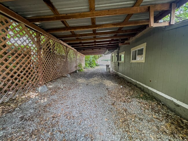 Building Photo - Arnold House