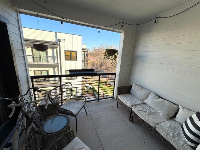 Building Photo - 3101 Govalle Ave